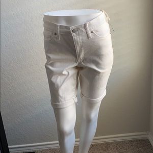 Universal Thread ladies Bermuda shorts